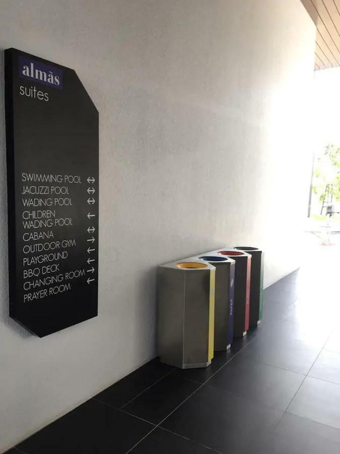 Almas Suites Puteri Harbour Нусаджая Екстериор снимка